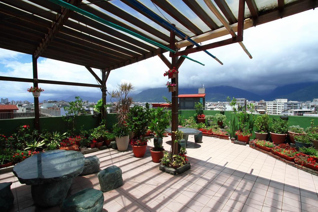 Love in Hualien B&B Buitenkant foto