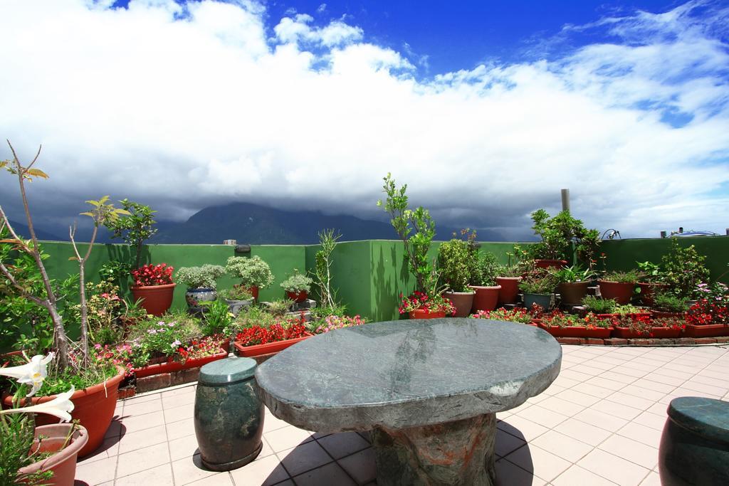 Love in Hualien B&B Buitenkant foto