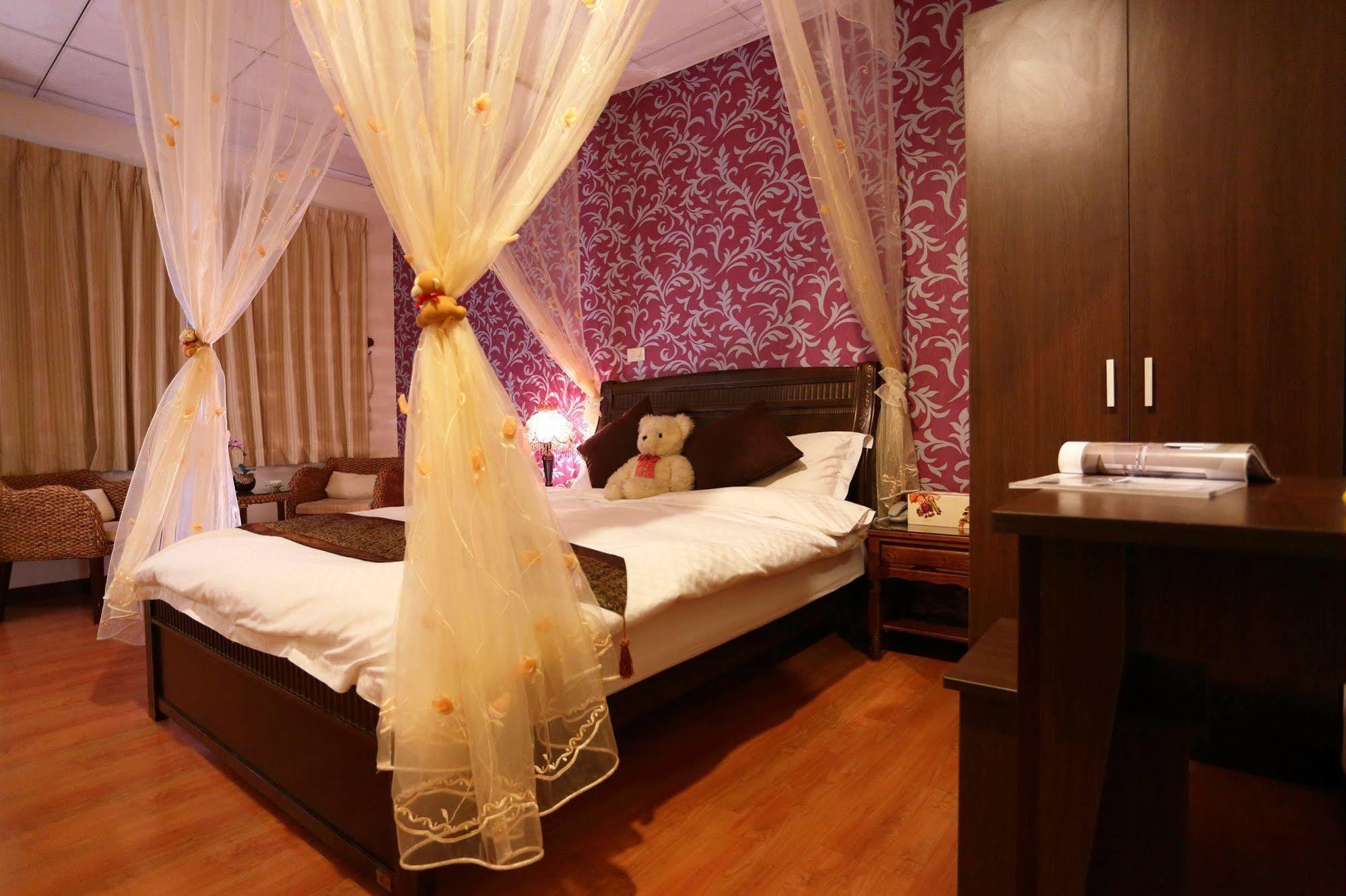 Love in Hualien B&B Buitenkant foto